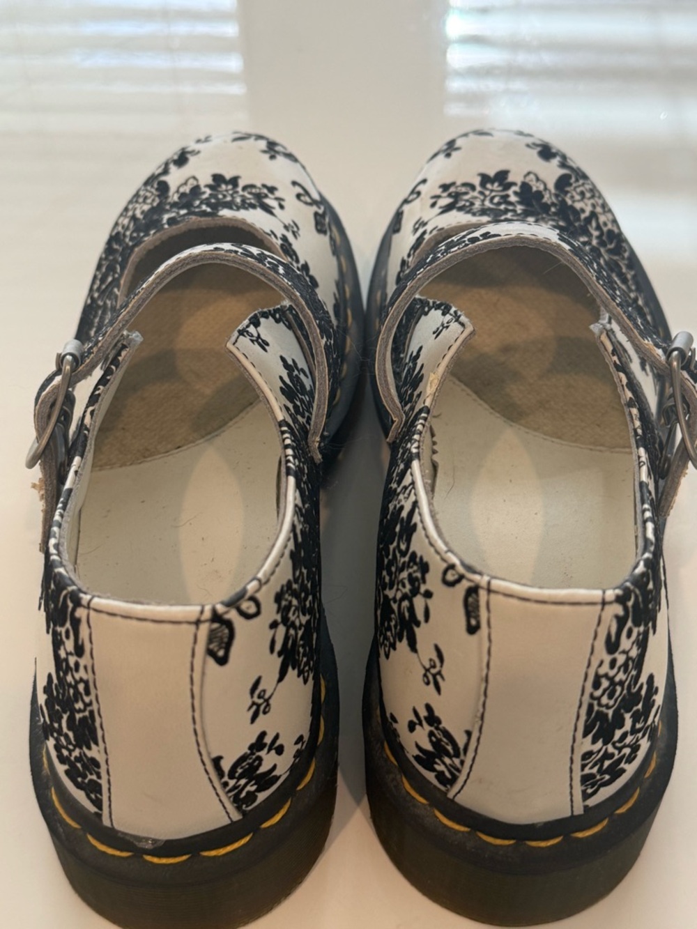 Vintage Dr Martens Velvet Floral Mary
Jane Womens US 9 Black White
Flocked Rare - Picture 4 of 6